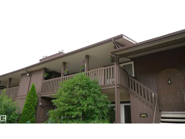 245 SURREY GARDENS NW, Edmonton, Alberta T5T1Z3
