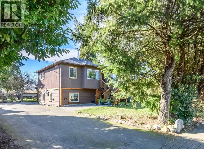 1767 Piercy Ave, Courtenay, British Columbia V9N3G2