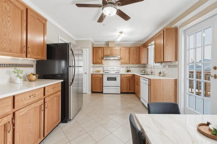 Upper level 6171 192 STREET, Surrey, British Columbia V3S8C7