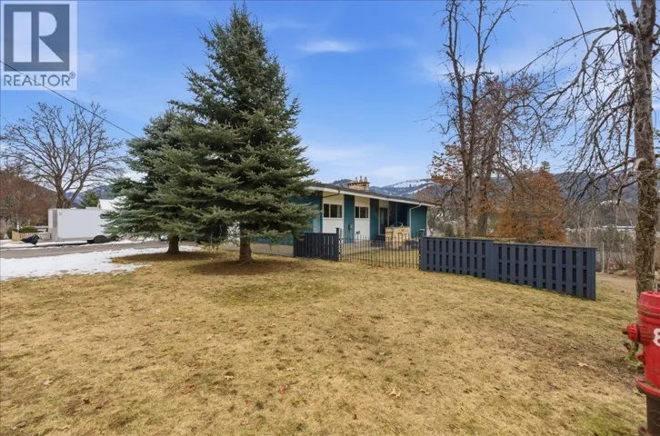 1832 Third Street, Fruitvale, British Columbia V0G1L1