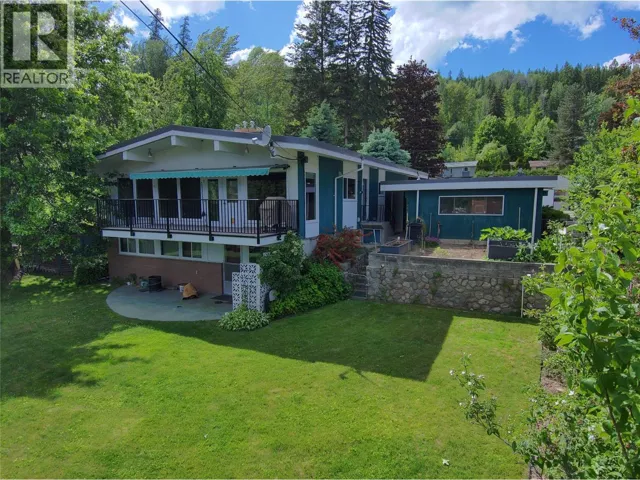 1832 Third Street, Fruitvale, British Columbia V0G1L1