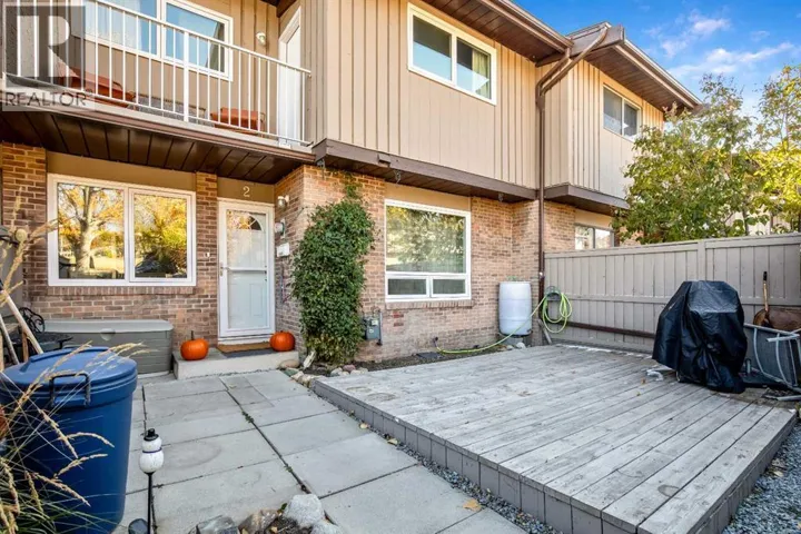 2, 1055 72 Avenue NW, Calgary, Alberta T2K5S4
