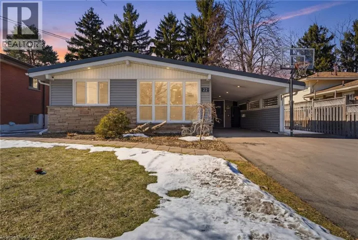 22 SOUTHLEA Drive, Hamilton, Ontario L9C3Z7