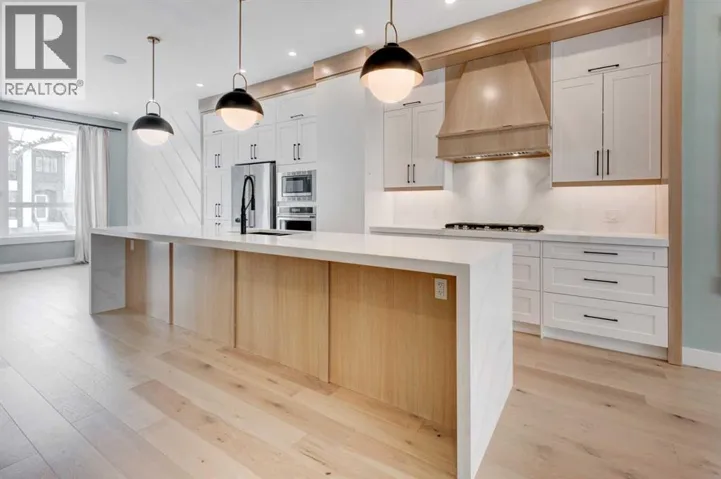 2425 27 Street SW, Calgary, Alberta T3E2G2