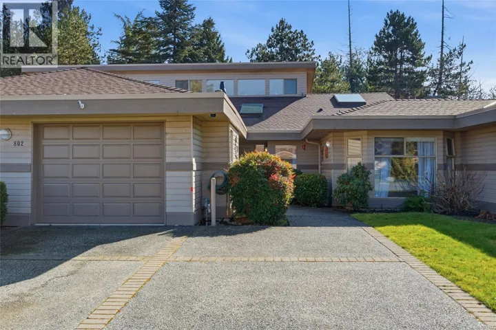 802 Lakes Blvd, French Creek, British Columbia V9P2P8