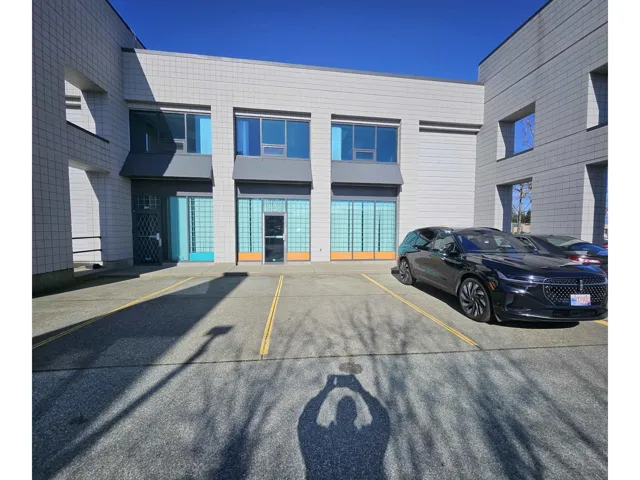 107 & 201 2430 KING GEORGE BOULEVARD, Surrey, British Columbia V4P1H5