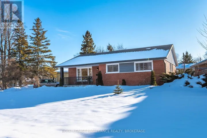 68 MACKENZIE CRESCENT, Kingston (Central City West), Ontario K7M2S1