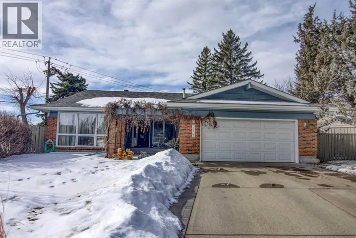 219 Lake Wood Place SE, Calgary, Alberta T2J4T8