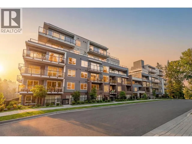 305 2002 ST. GEORGE STREET, Port Moody, British Columbia V3H0N4