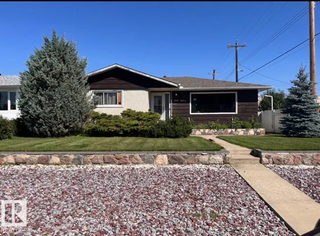 7316 100 AV NW, Edmonton, Alberta T6A0G5