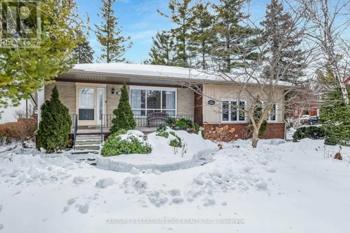 121 TWYN RIVERS DRIVE, Pickering (Rougemount), Ontario L1V6L1