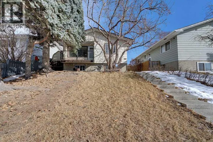 1607 Marlyn Way NE, Calgary, Alberta T2A3K8