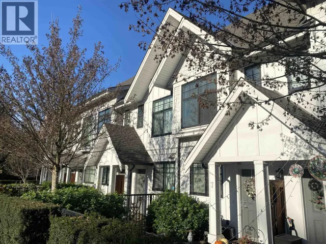 7 5122 CANADA WAY, Burnaby, British Columbia V5E0C3
