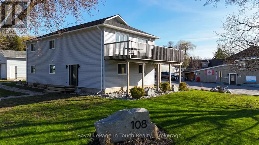 108 ROBERT STREET N, Penetanguishene, Ontario L9M1P1