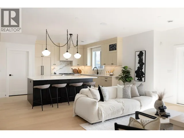 103 646 GIRARD AVENUE, Coquitlam, British Columbia V3K1S8