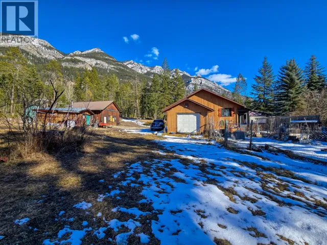 2837 BERREY Road, Brisco, British Columbia V0A1B0
