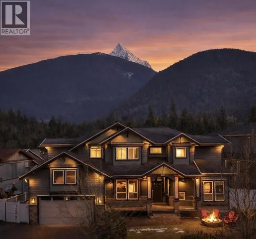 1031 JAY CRESCENT, Squamish, British Columbia V8B0P2