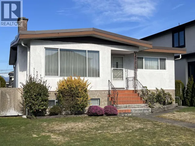 2435 E 49TH AVENUE, Vancouver, British Columbia V5S1J3