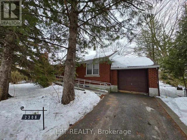 2306 LAWN AVENUE, Ottawa, Ontario K2B7B4