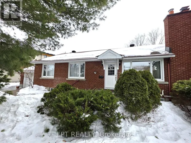 2302 LAWN AVENUE, Ottawa, Ontario K2B7B4