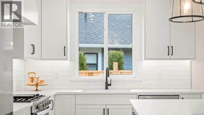 SL4 865 Grumman Pl, Comox, British Columbia V9M4H9