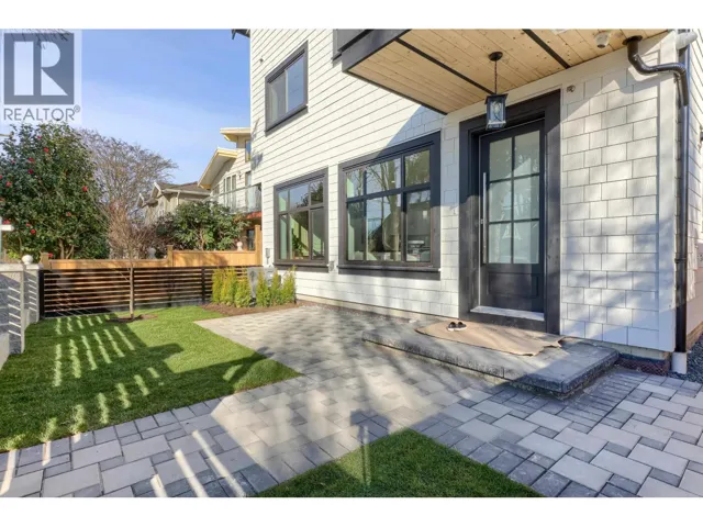 1 4742 ST. CATHERINE STREET, Vancouver, British Columbia V5V4M7