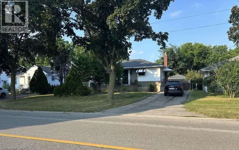 11 JAMES Avenue, Brantford, Ontario N3S6Y2