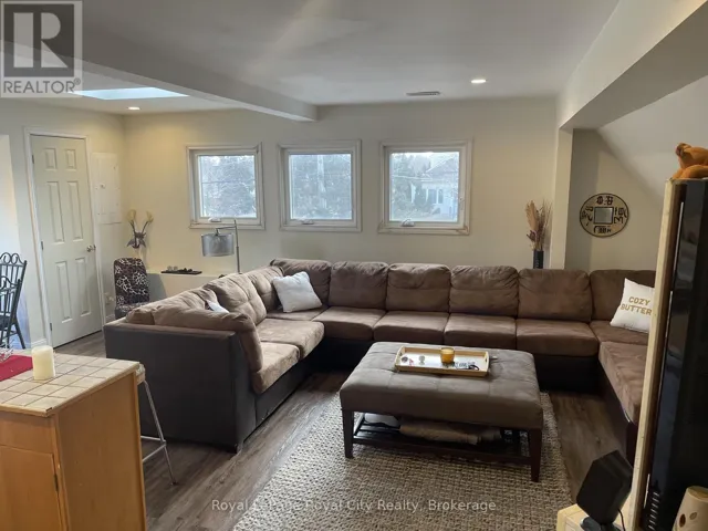 1 - 563 WOOLWICH STREET, Guelph (Exhibition Park), Ontario N1H3Y4