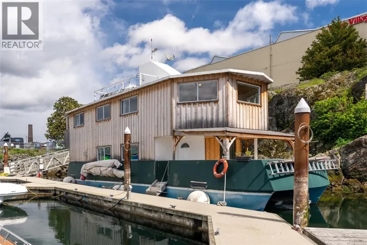 14 1810B Store St, Victoria, British Columbia V8T4R4