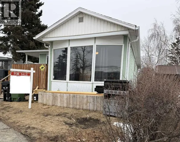 124, 3223 83 Street NW, Calgary, Alberta T3B5N1