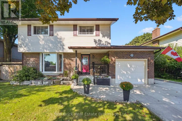 12 WESTBURY CRESCENT, Cambridge, Ontario N3C3G2