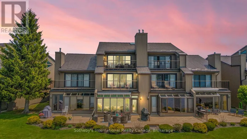 10 – 8 BECK BOULEVARD, Penetanguishene, Ontario L9M1C3