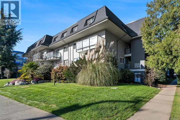 4 840 Craigflower Rd, Esquimalt, British Columbia V9A2X1