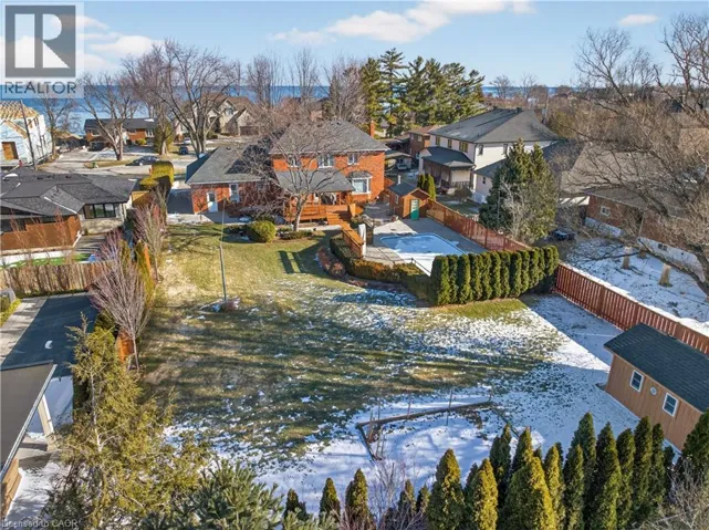 22 WENDAKEE Drive, Hamilton, Ontario L8E5T3