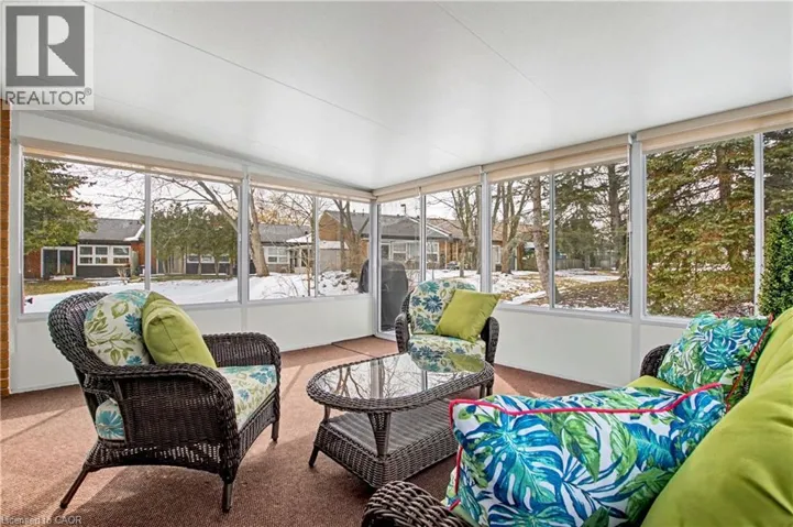 11 WHELANS Way, Hamilton, Ontario L9B1T8