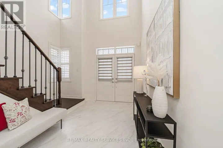 564 MACTIER DRIVE, Vaughan (Kleinburg), Ontario L4H4T9