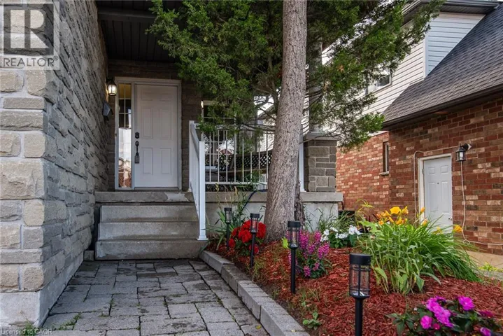 11 APPLE RIDGE Drive, Kitchener, Ontario N2P2R8