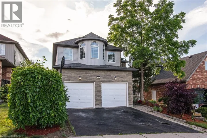 11 APPLE RIDGE Drive, Kitchener, Ontario N2P2R8