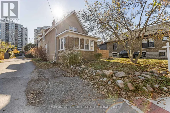 UPPER - 23 CARFRAE STREET, London South (South F), Ontario N6C1G1
