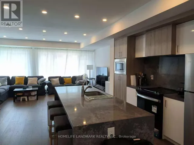UPPER - 12 PERSICA STREET, Richmond Hill (Oak Ridges), Ontario L4E1L3