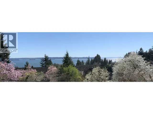 3*** MATHERS AVENUE, West Vancouver, British Columbia V7V2K8