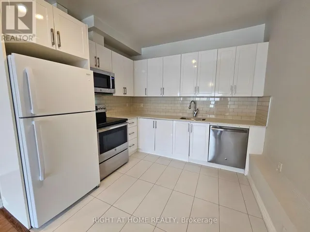 201 - 1801 EGLINTON AVENUE W, Toronto (Oakwood Village), Ontario M6E2H8