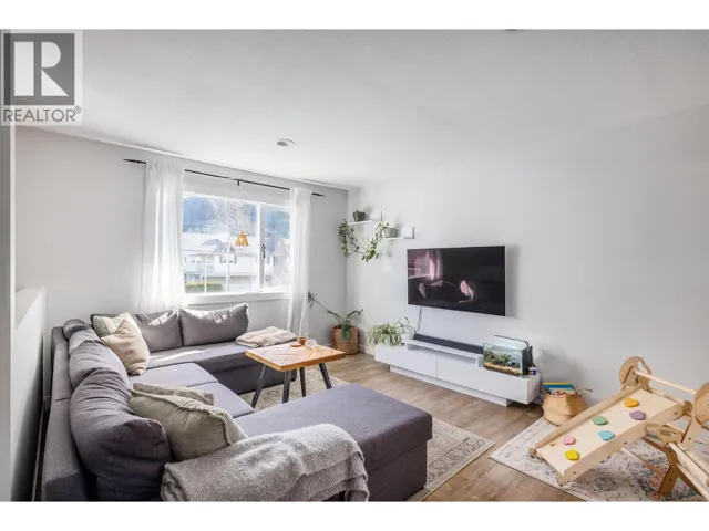 2728 Riffington Place, West Kelowna, British Columbia V1Z3L1