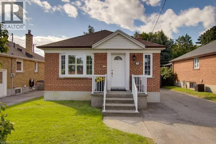 70 WESTLEIGH Crescent, Etobicoke, Ontario M8W3Z7