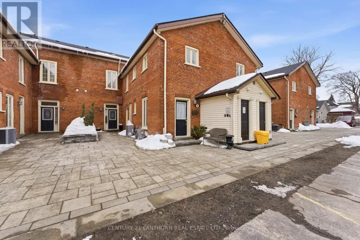 8 QUEEN STREET, Belleville (Belleville Ward), Ontario K8N1T2