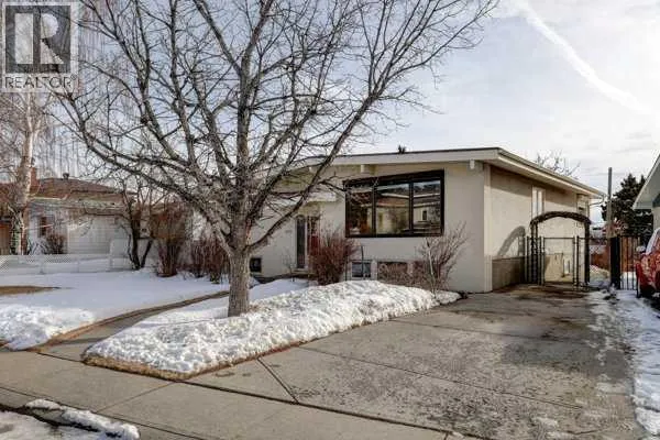 4816 Nelson Road NW, Calgary, Alberta T2K2L9