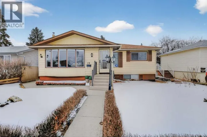 19 Beaupre Crescent NW, Calgary, Alberta T3B2S9