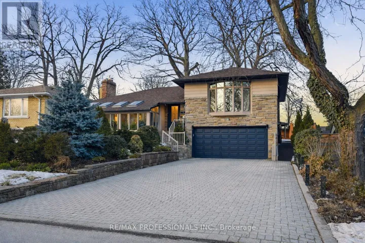21 IVY LEA CRESCENT, Toronto (Stonegate-Queensway), Ontario M8Y2B5