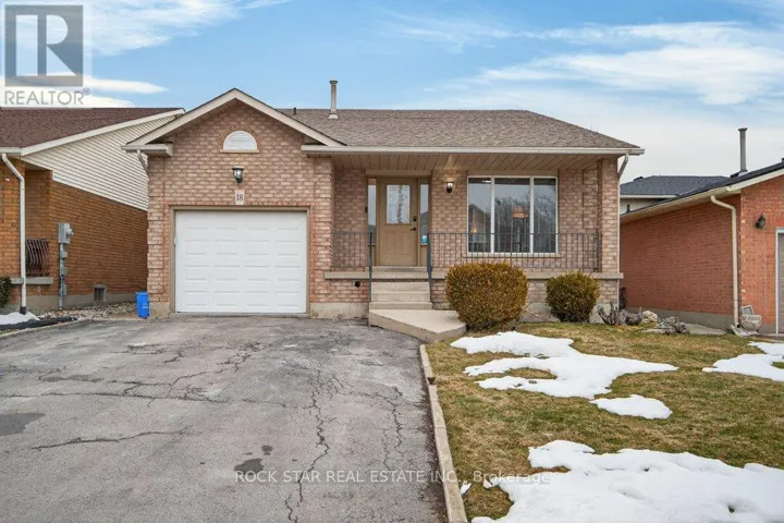 18 HILLGARDEN DRIVE, Hamilton (Stoney Creek Mountain), Ontario L8J2S4