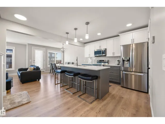7828 KORULUK LI SW, Edmonton, Alberta T6W4V1